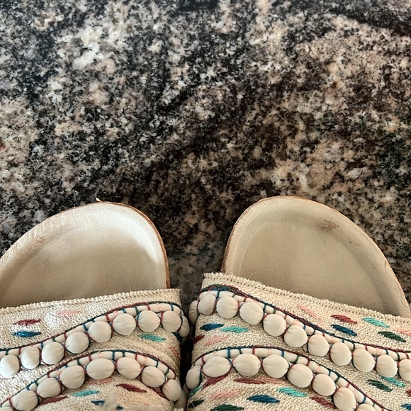 Chloe’ Fringe Nolan Slides - Picture 9 of 10